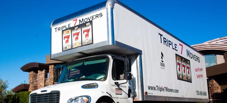 Emergency movers Las Vegas moving truck